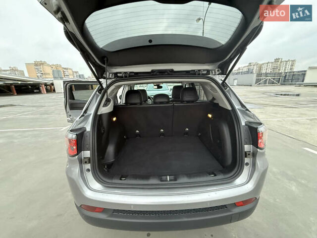 Сірий Джип Compass, об'ємом двигуна 2.36 л та пробігом 73 тис. км за 21900 $, фото 88 на Automoto.ua