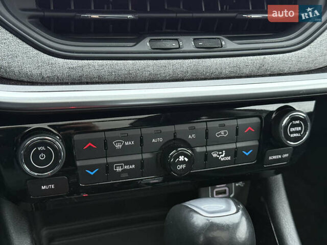 Сірий Джип Compass, об'ємом двигуна 2.36 л та пробігом 73 тис. км за 21900 $, фото 63 на Automoto.ua