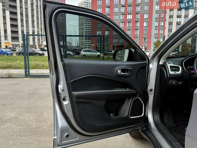 Сірий Джип Compass, об'ємом двигуна 2.4 л та пробігом 128 тис. км за 17800 $, фото 20 на Automoto.ua