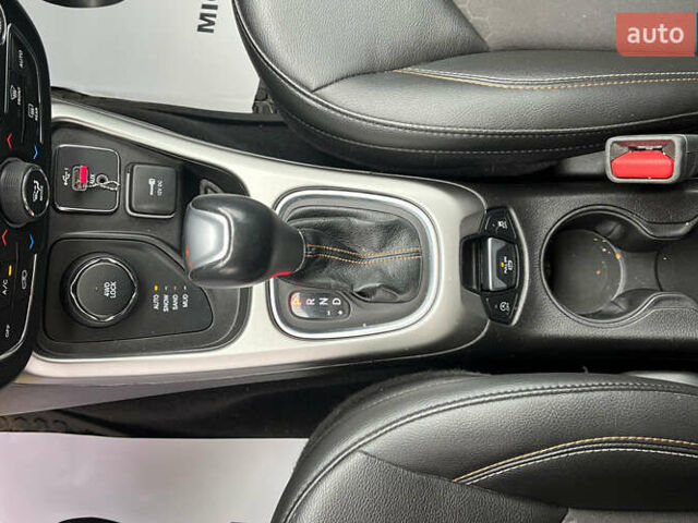 Сірий Джип Compass, об'ємом двигуна 2.4 л та пробігом 111 тис. км за 18999 $, фото 14 на Automoto.ua