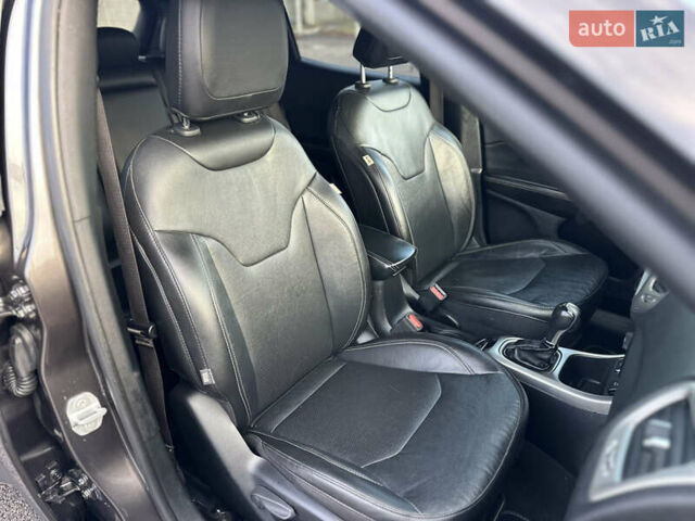 Сірий Джип Compass, об'ємом двигуна 2.4 л та пробігом 152 тис. км за 14700 $, фото 40 на Automoto.ua