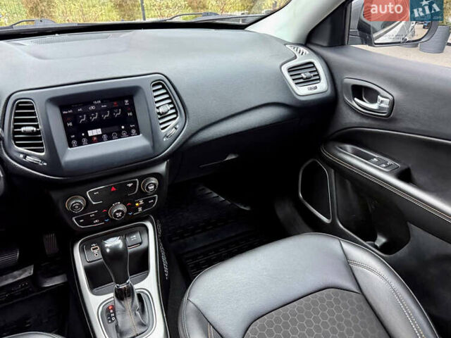 Сірий Джип Compass, об'ємом двигуна 2.4 л та пробігом 128 тис. км за 17800 $, фото 38 на Automoto.ua