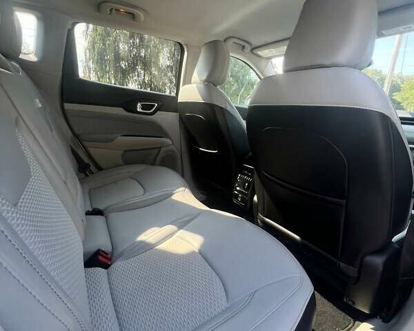 Сірий Джип Compass, об'ємом двигуна 2.36 л та пробігом 81 тис. км за 19800 $, фото 40 на Automoto.ua