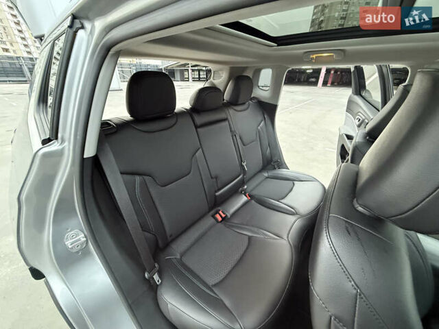 Сірий Джип Compass, об'ємом двигуна 2.36 л та пробігом 73 тис. км за 21900 $, фото 86 на Automoto.ua