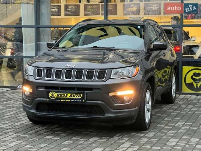 Серый Джип Компас, объемом двигателя 2.36 л и пробегом 100 тыс. км за 18000 $, фото 2 на Automoto.ua