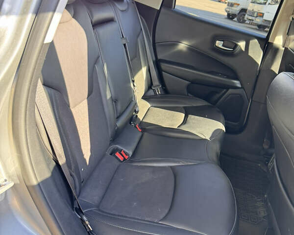 Сірий Джип Compass, об'ємом двигуна 2.36 л та пробігом 82 тис. км за 17100 $, фото 6 на Automoto.ua