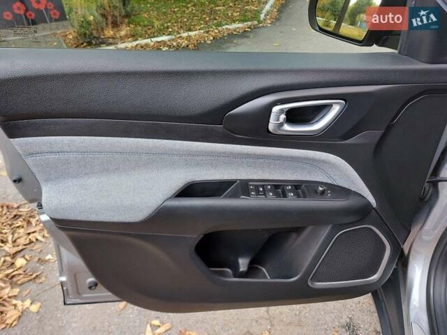 Серый Джип Компас, объемом двигателя 2.36 л и пробегом 74 тыс. км за 17300 $, фото 24 на Automoto.ua