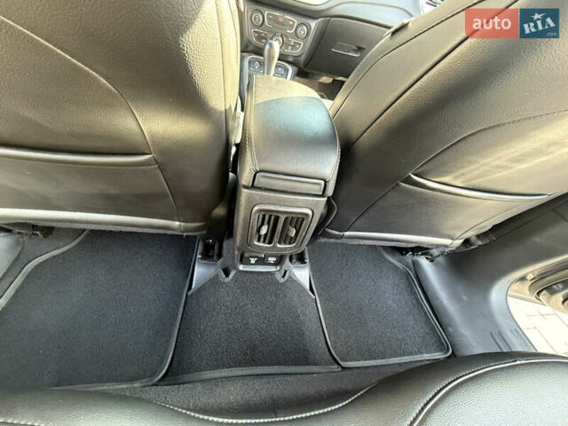 Сірий Джип Compass, об'ємом двигуна 2.4 л та пробігом 108 тис. км за 21274 $, фото 35 на Automoto.ua
