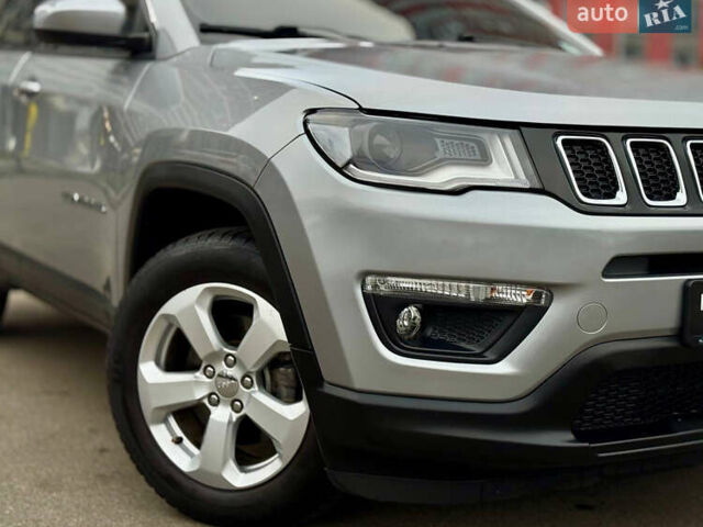 Сірий Джип Compass, об'ємом двигуна 2.4 л та пробігом 128 тис. км за 17800 $, фото 2 на Automoto.ua
