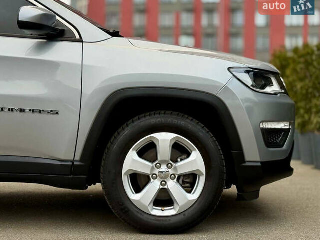 Сірий Джип Compass, об'ємом двигуна 2.4 л та пробігом 128 тис. км за 17800 $, фото 12 на Automoto.ua