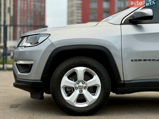 Сірий Джип Compass, об'ємом двигуна 2.4 л та пробігом 128 тис. км за 17800 $, фото 10 на Automoto.ua