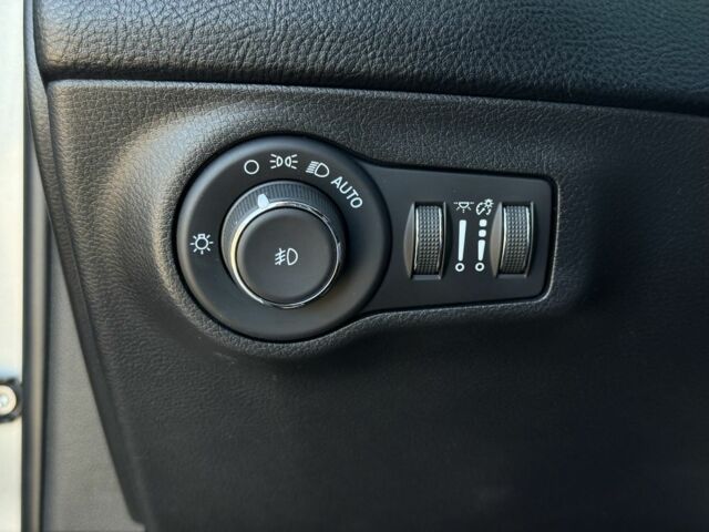 Сірий Джип Compass, об'ємом двигуна 2.4 л та пробігом 128 тис. км за 16900 $, фото 18 на Automoto.ua