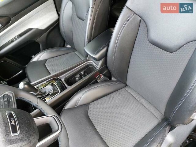 Джип Компас 2021 в Ромнах на Automoto.ua Серый Джип Компас, объемом двигателя 2.36 л и пробегом 74 тыс. км за 17600 $, фото 17 на Automoto.ua