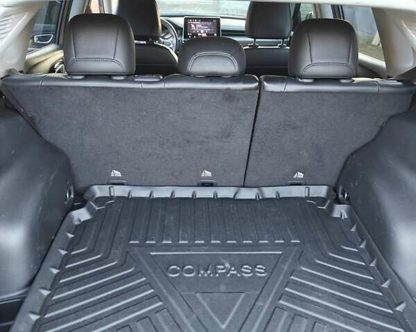 Серый Джип Компас, объемом двигателя 2.36 л и пробегом 43 тыс. км за 20700 $, фото 3 на Automoto.ua