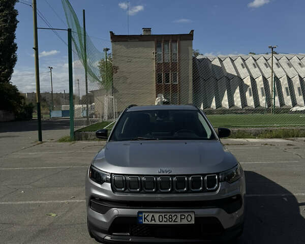 Серый Джип Компас, объемом двигателя 2.4 л и пробегом 73 тыс. км за 21800 $, фото 1 на Automoto.ua