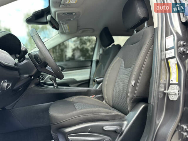 Серый Джип Компас, объемом двигателя 2.4 л и пробегом 85 тыс. км за 18500 $, фото 30 на Automoto.ua