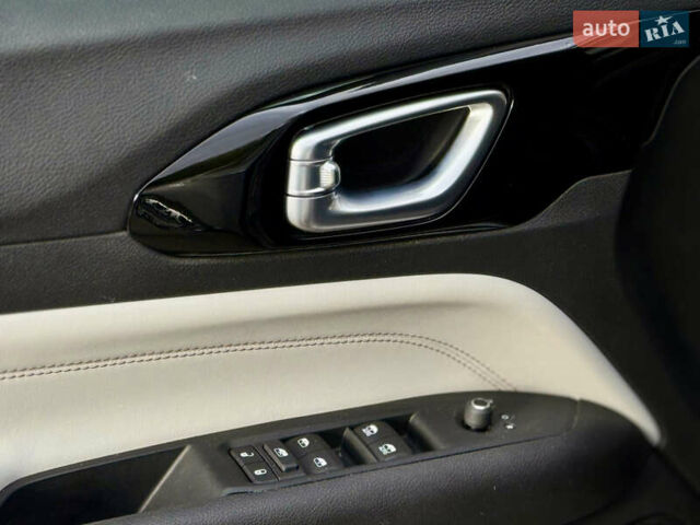 Серый Джип Компас, объемом двигателя 2.4 л и пробегом 38 тыс. км за 19000 $, фото 12 на Automoto.ua