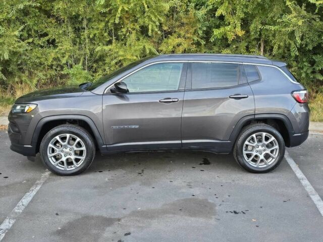 Сірий Джип Compass, об'ємом двигуна 2.4 л та пробігом 20 тис. км за 5200 $, фото 3 на Automoto.ua