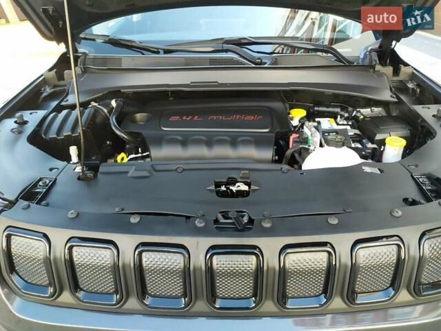 Серый Джип Компас, объемом двигателя 2.36 л и пробегом 55 тыс. км за 17000 $, фото 10 на Automoto.ua