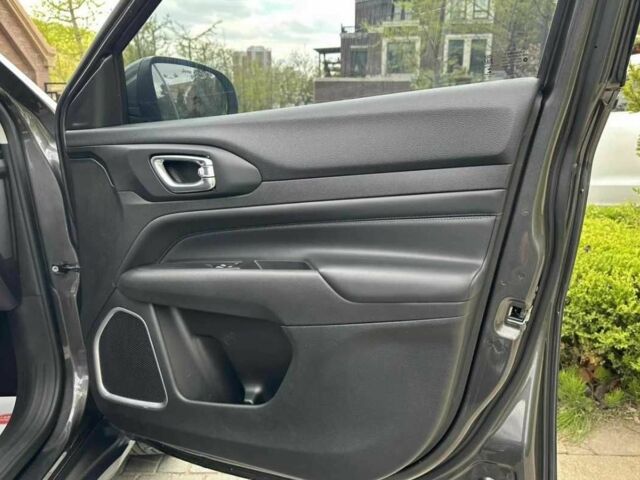 Серый Джип Компас, объемом двигателя 0 л и пробегом 131 тыс. км за 14000 $, фото 5 на Automoto.ua