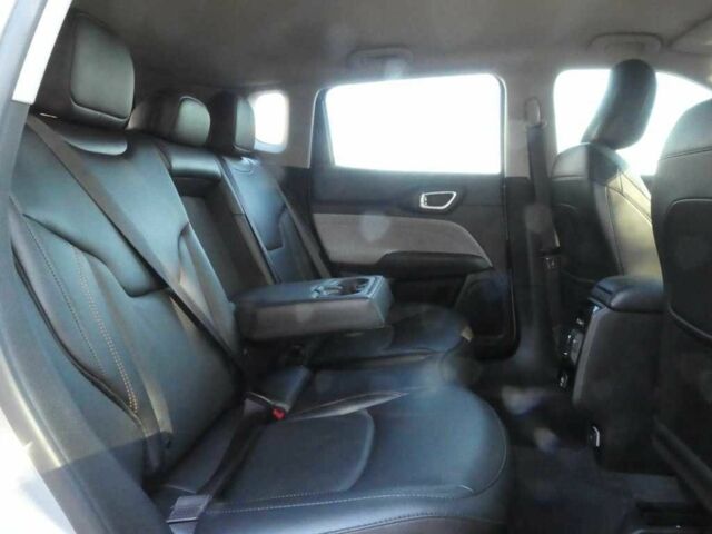Сірий Джип Compass, об'ємом двигуна 0 л та пробігом 15 тис. км за 15000 $, фото 8 на Automoto.ua