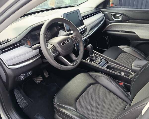 Серый Джип Компас, объемом двигателя 2.4 л и пробегом 102 тыс. км за 19500 $, фото 5 на Automoto.ua