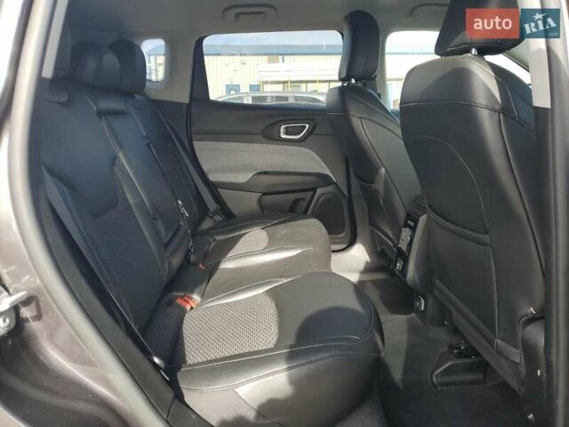 Серый Джип Компас, объемом двигателя 2.4 л и пробегом 28 тыс. км за 14850 $, фото 8 на Automoto.ua