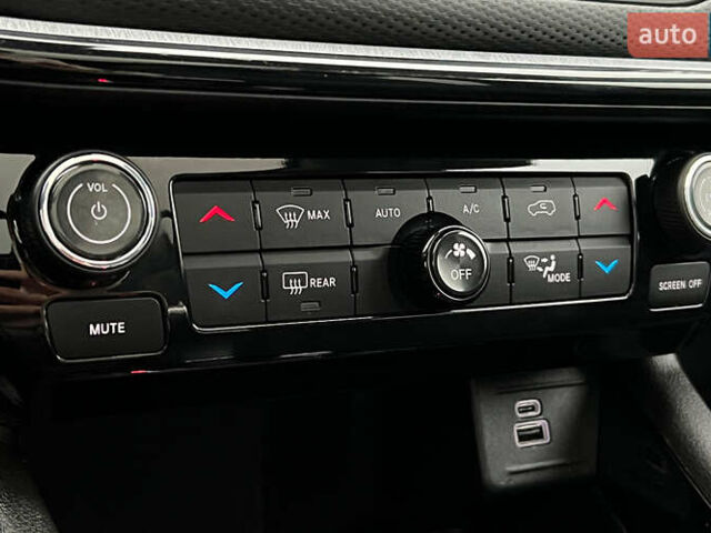 Серый Джип Компас, объемом двигателя 1.33 л и пробегом 36 тыс. км за 35700 $, фото 16 на Automoto.ua