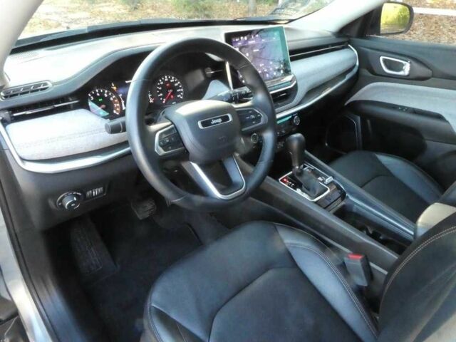 Сірий Джип Compass, об'ємом двигуна 0 л та пробігом 15 тис. км за 15000 $, фото 10 на Automoto.ua