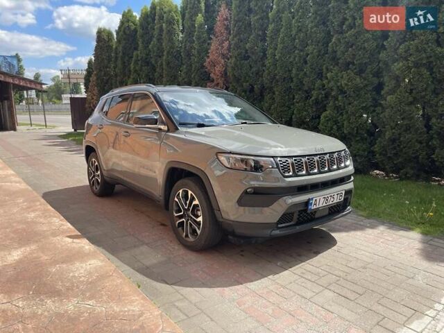 Серый Джип Компас, объемом двигателя 2.36 л и пробегом 32 тыс. км за 23000 $, фото 1 на Automoto.ua