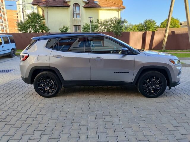 Сірий Джип Compass, об'ємом двигуна 2.4 л та пробігом 55 тис. км за 18000 $, фото 5 на Automoto.ua