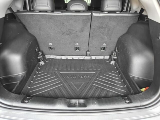 Сірий Джип Compass, об'ємом двигуна 0 л та пробігом 42 тис. км за 21500 $, фото 4 на Automoto.ua