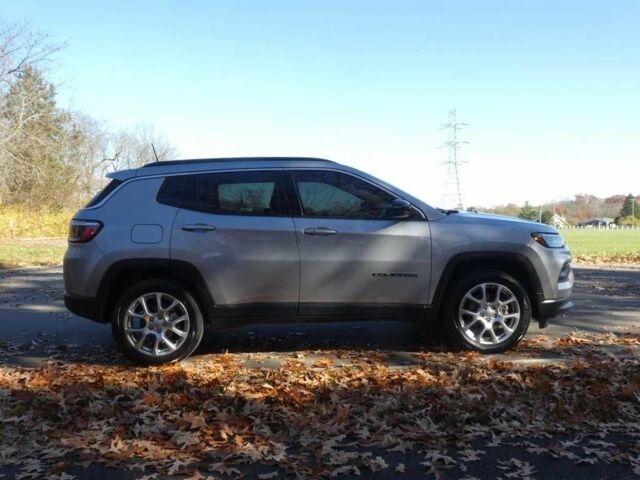 Сірий Джип Compass, об'ємом двигуна 0 л та пробігом 15 тис. км за 15000 $, фото 2 на Automoto.ua