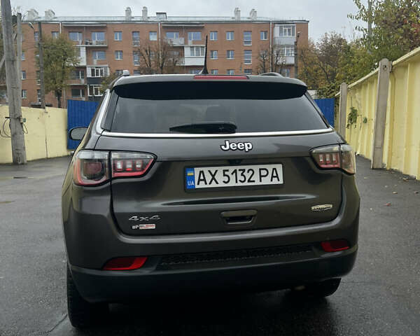 Джип Компас 2022 в Харькове на Automoto.ua Серый Джип Компас, объемом двигателя 2.36 л и пробегом 73 тыс. км за 18900 $, фото 6 на Automoto.ua