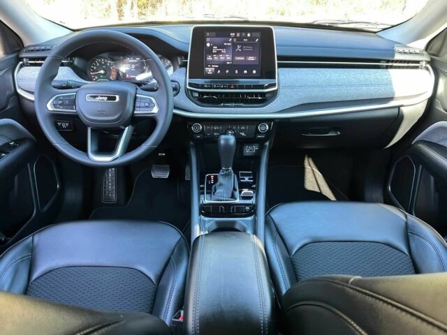 Сірий Джип Compass, об'ємом двигуна 2.4 л та пробігом 18 тис. км за 14000 $, фото 7 на Automoto.ua
