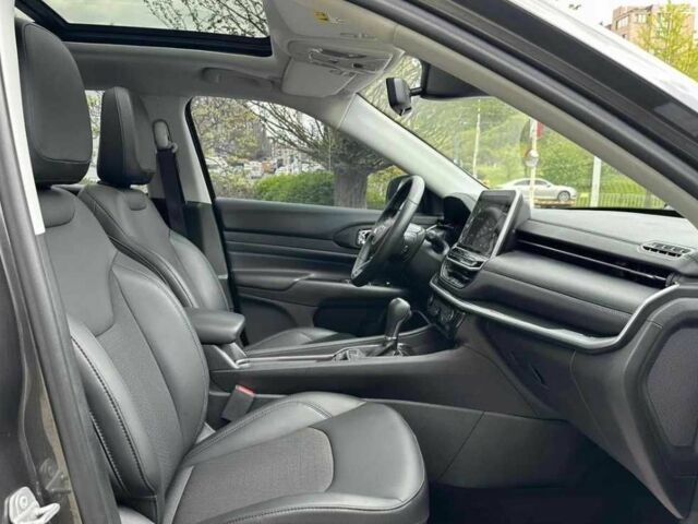 Сірий Джип Compass, об'ємом двигуна 0 л та пробігом 131 тис. км за 14000 $, фото 2 на Automoto.ua