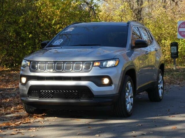 Сірий Джип Compass, об'ємом двигуна 0 л та пробігом 15 тис. км за 15000 $, фото 5 на Automoto.ua