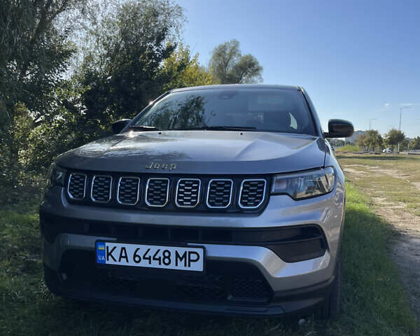 Серый Джип Компас, объемом двигателя 2.36 л и пробегом 9 тыс. км за 21900 $, фото 1 на Automoto.ua