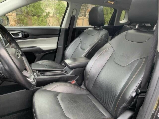 Сірий Джип Compass, об'ємом двигуна 2.4 л та пробігом 21 тис. км за 10300 $, фото 5 на Automoto.ua