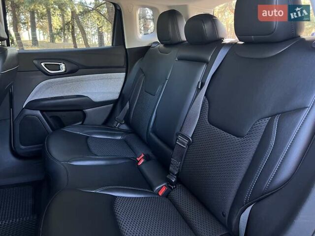 Джип Компас 2022 в Ахтырке на Automoto.ua Серый Джип Компас, объемом двигателя 2.36 л и пробегом 53 тыс. км за 20100 $, фото 20 на Automoto.ua