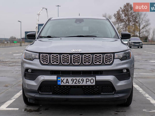Серый Джип Компас, объемом двигателя 2.36 л и пробегом 43 тыс. км за 19500 $, фото 1 на Automoto.ua