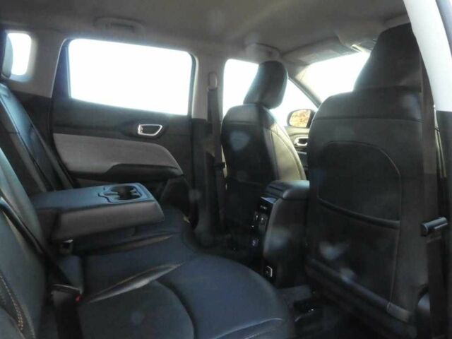 Сірий Джип Compass, об'ємом двигуна 0 л та пробігом 15 тис. км за 15000 $, фото 16 на Automoto.ua