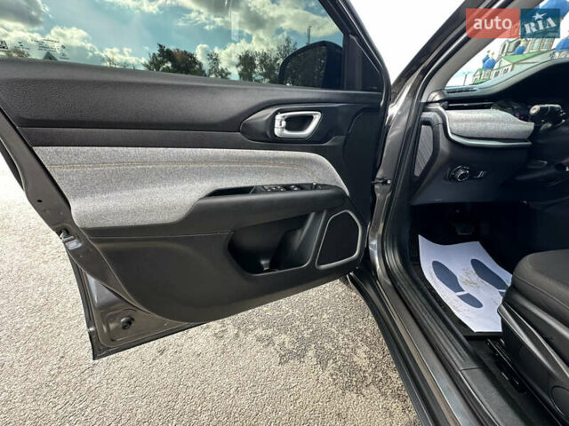 Серый Джип Компас, объемом двигателя 2.4 л и пробегом 85 тыс. км за 18500 $, фото 27 на Automoto.ua