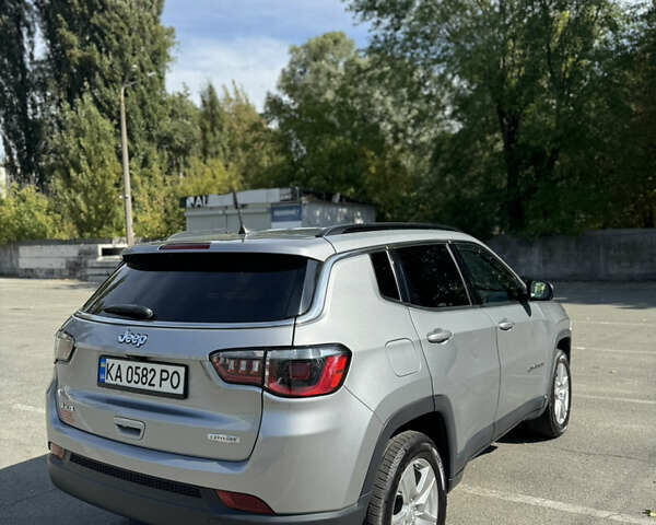 Серый Джип Компас, объемом двигателя 2.4 л и пробегом 73 тыс. км за 21800 $, фото 3 на Automoto.ua