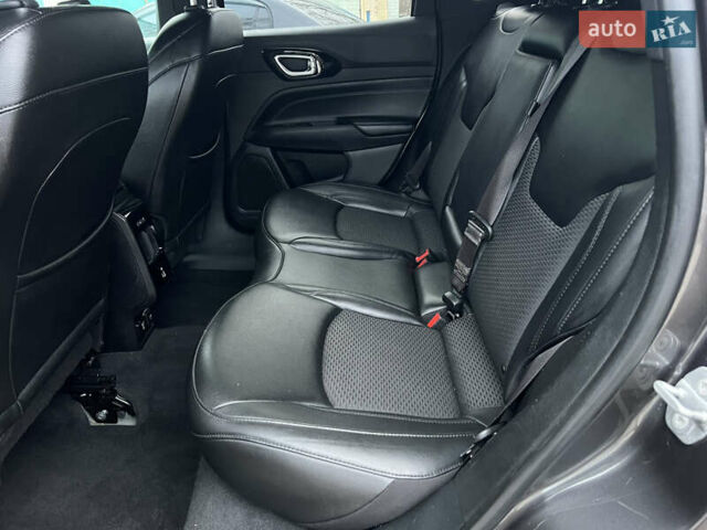 Сірий Джип Compass, об'ємом двигуна 2.4 л та пробігом 45 тис. км за 17900 $, фото 38 на Automoto.ua