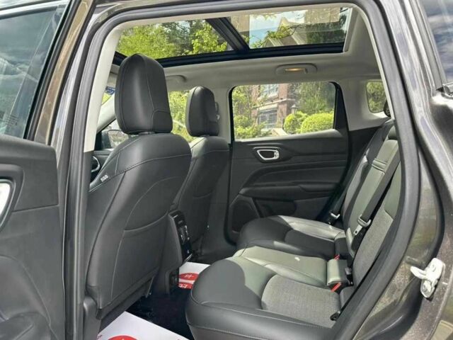 Серый Джип Компас, объемом двигателя 0 л и пробегом 131 тыс. км за 14000 $, фото 3 на Automoto.ua