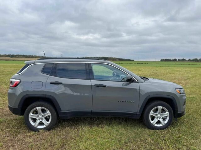 Серый Джип Компас, объемом двигателя 0 л и пробегом 71 тыс. км за 13400 $, фото 5 на Automoto.ua