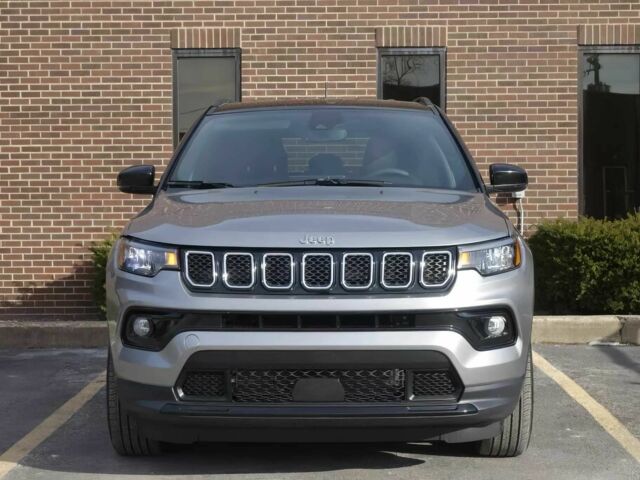 Сірий Джип Compass, об'ємом двигуна 2 л та пробігом 25 тис. км за 5100 $, фото 1 на Automoto.ua