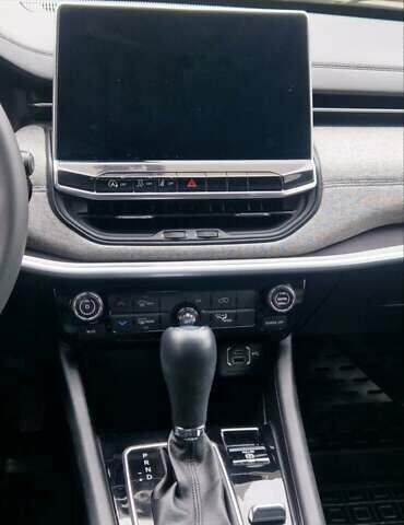 Джип Компас 2023 в Одессе на Automoto.ua Серый Джип Компас, объемом двигателя 2 л и пробегом 18 тыс. км за 20999 $, фото 23 на Automoto.ua