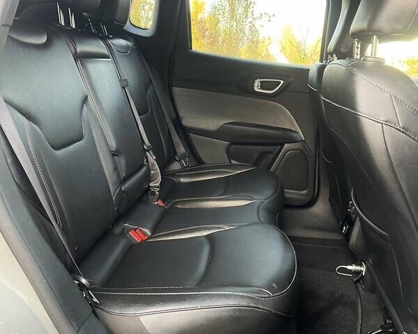 Сірий Джип Compass, об'ємом двигуна 2 л та пробігом 40 тис. км за 20800 $, фото 7 на Automoto.ua